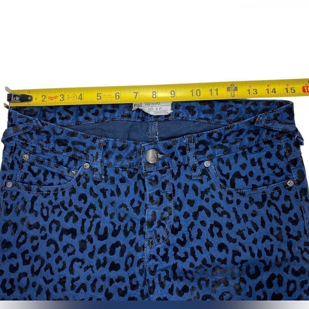 Free People Blue and Black Velvet Animal Print Slim Fit Pants Women’s Size 27 - Picture 8 of 9